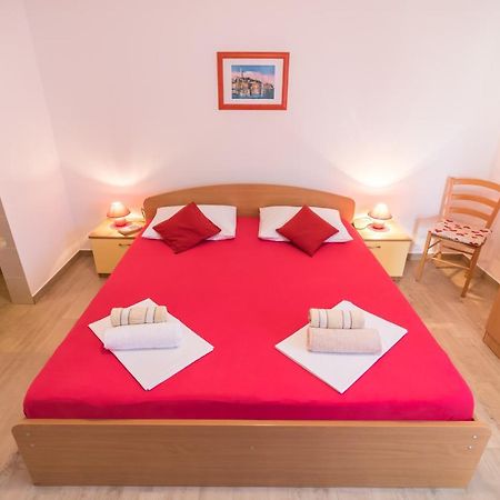Katarina Apartments Раб Екстериор снимка