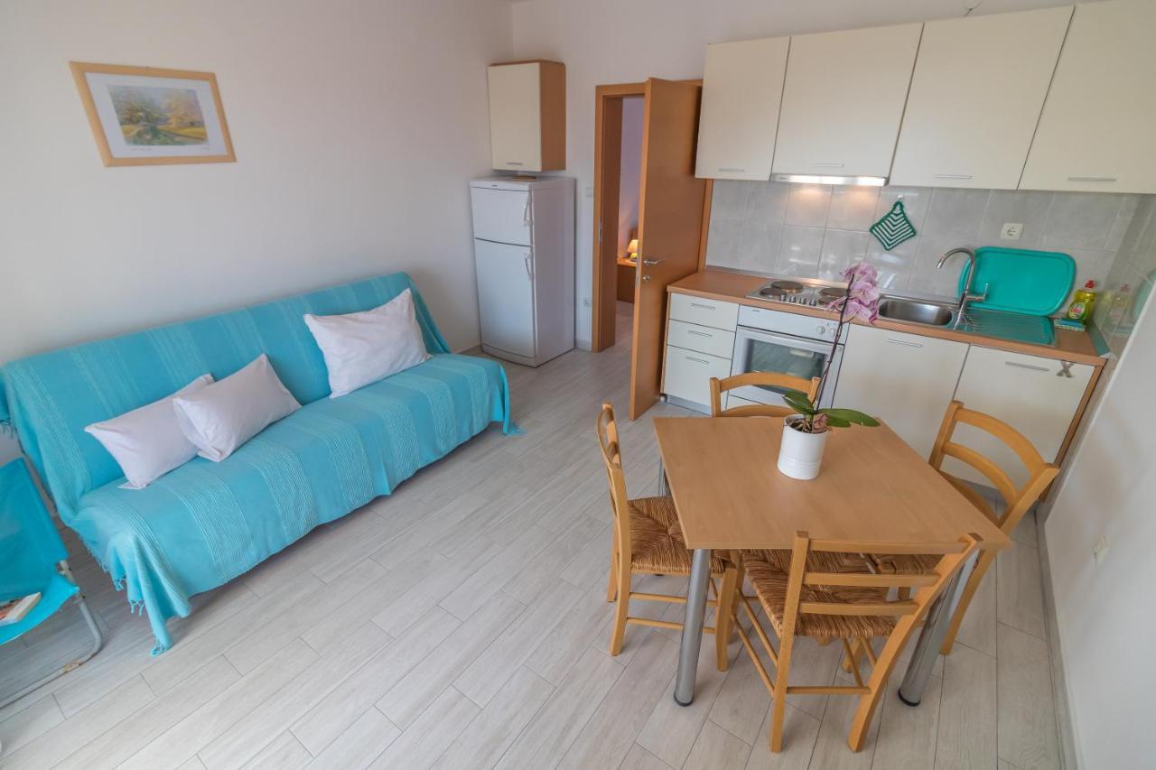 Katarina Apartments Раб Екстериор снимка