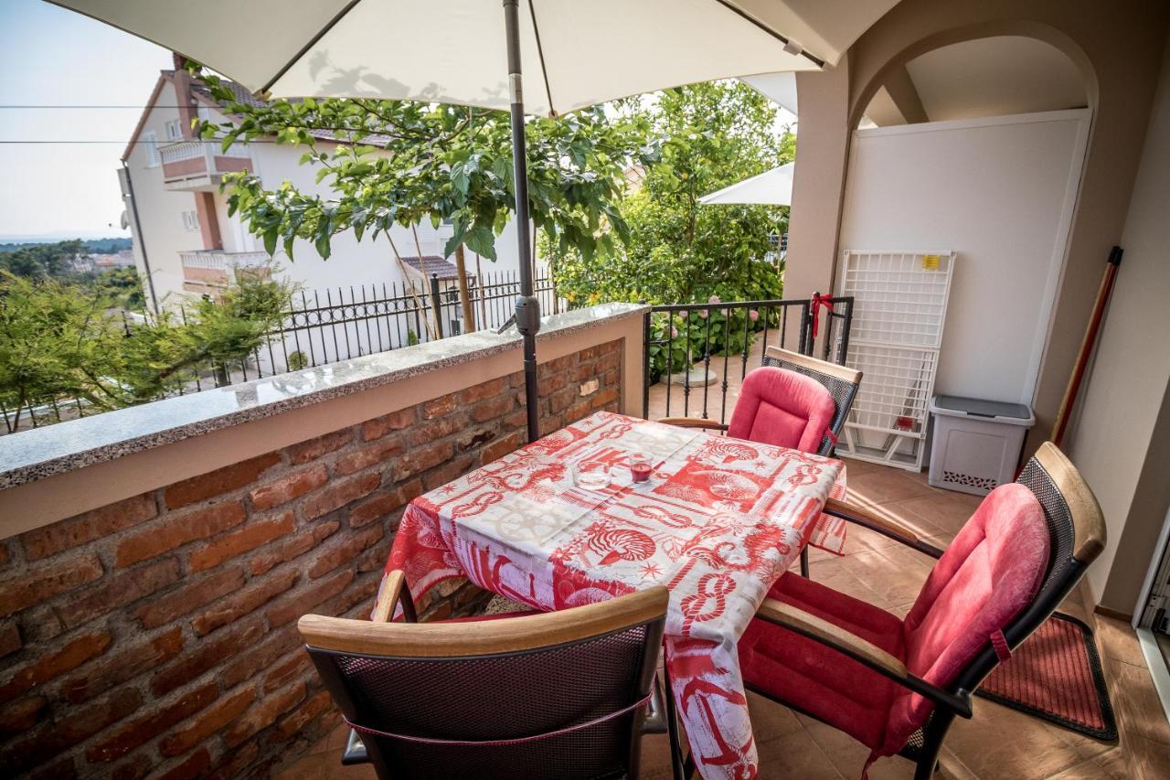 Katarina Apartments Раб Екстериор снимка