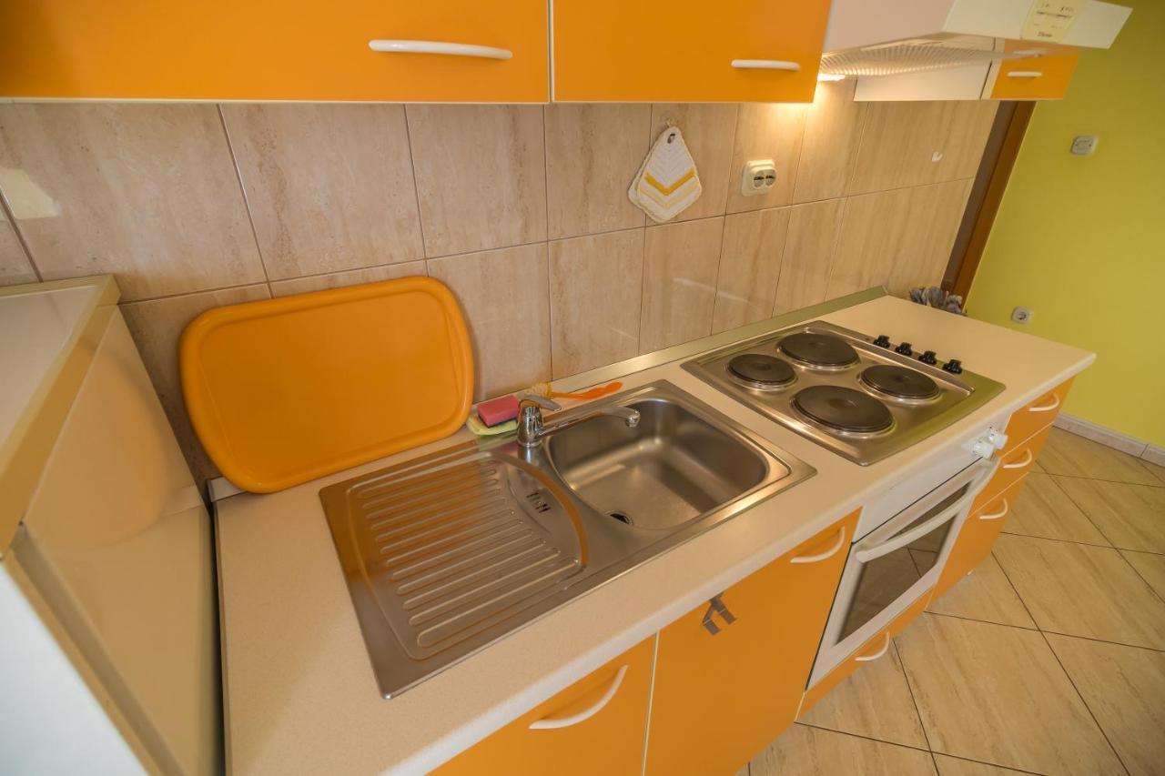 Katarina Apartments Раб Екстериор снимка