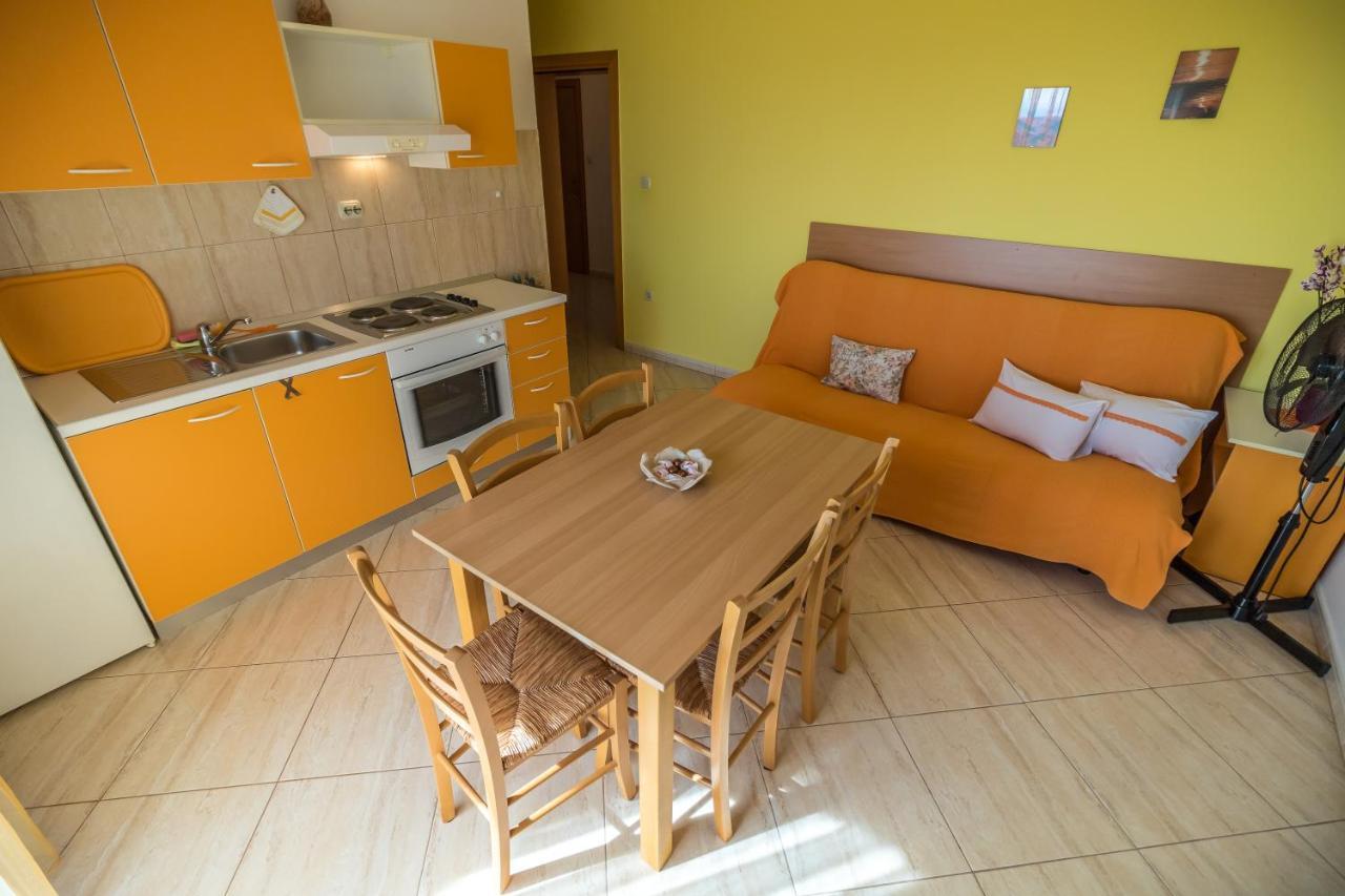 Katarina Apartments Раб Екстериор снимка
